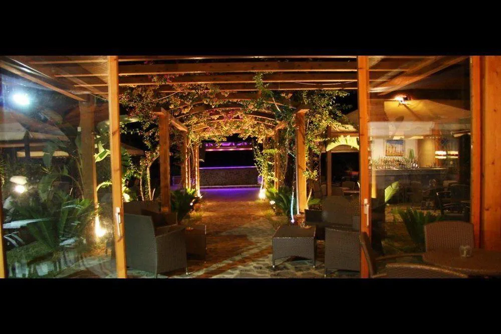 ホテル Vr Club - Villa Ridente Clubジョイオーザ・マレーア